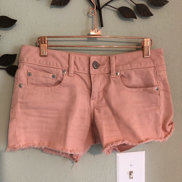 American Eagle Pale Pink Shorts - Picture 1 of 3